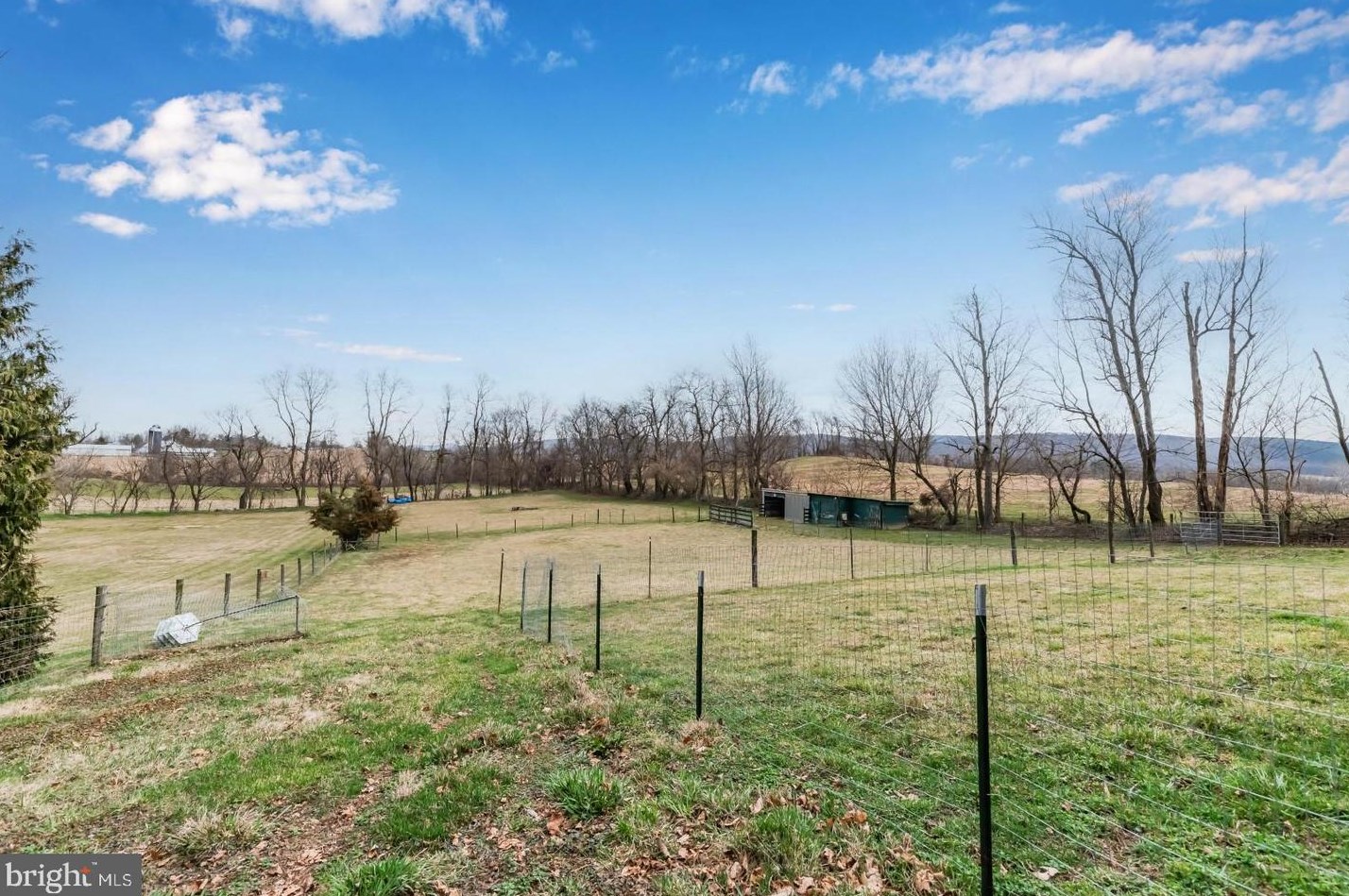 35 Church Rd, Carlisle PA  17015-9332 exterior