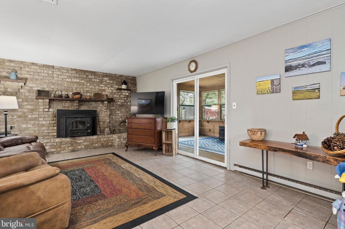 35 Church Rd, Carlisle PA  17015-9332 exterior