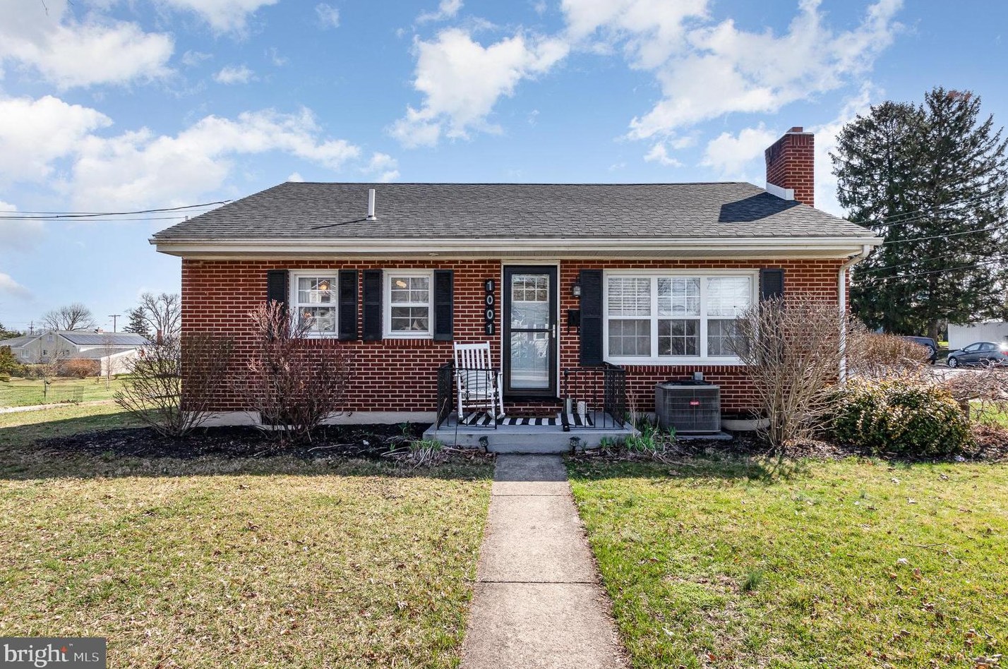 1001 Pitt St, Carlisle PA  17013-1427 exterior