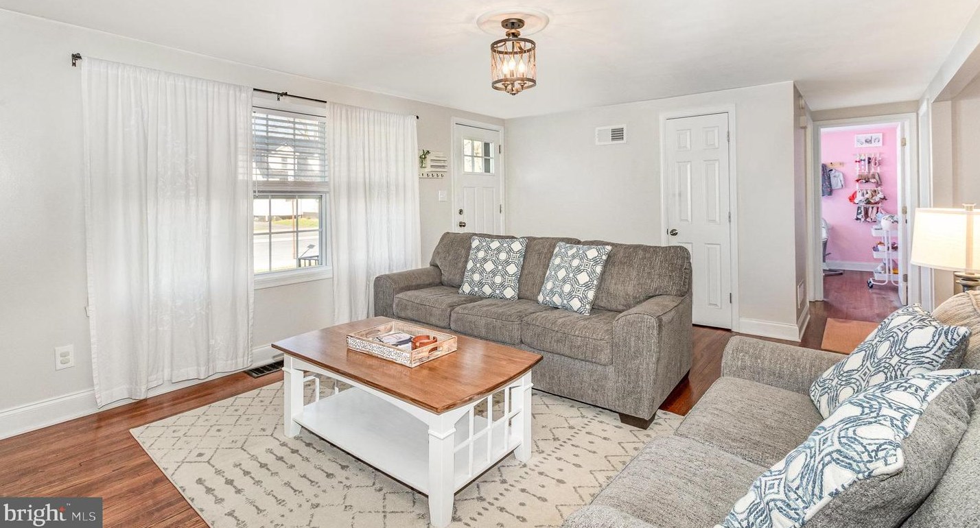 1001 Pitt St, Carlisle PA  17013-1427 exterior