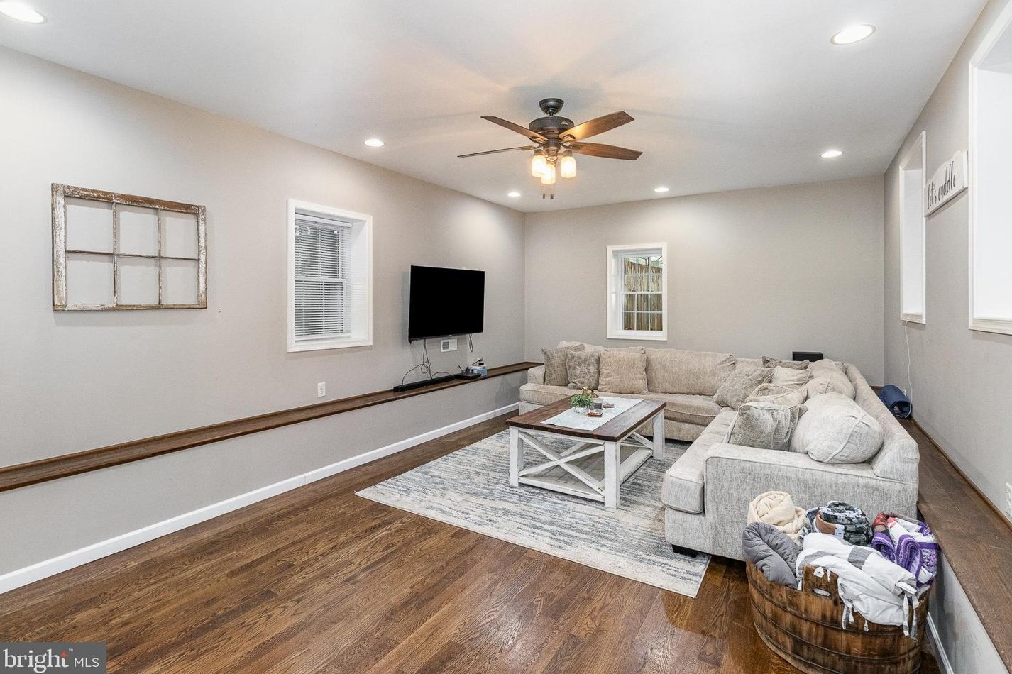 261 Hanover St, Carlisle PA  17013-3905 exterior