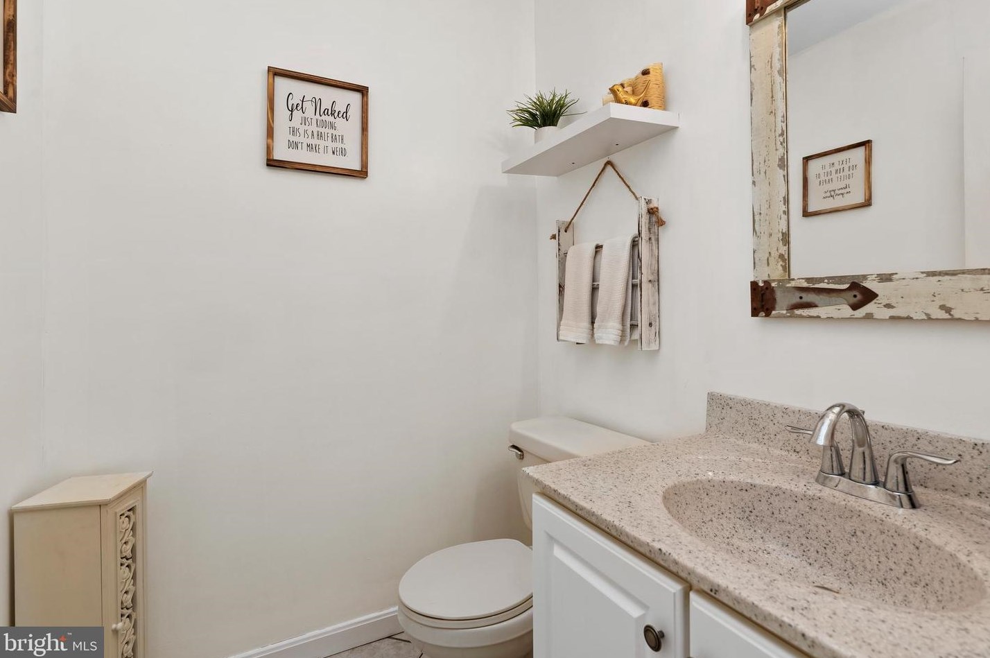 1484 Timber Brook Dr, Navy Sup Dpt PA  17050-9164 exterior