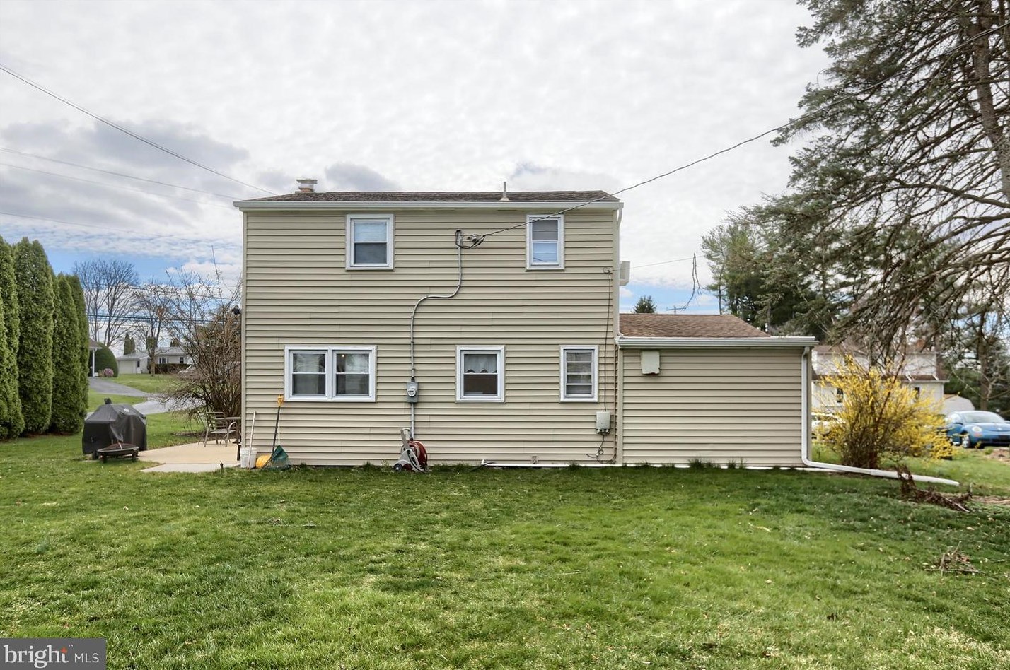 904 Herman Dr, Navy Sup Dpt PA  17055-5780 exterior