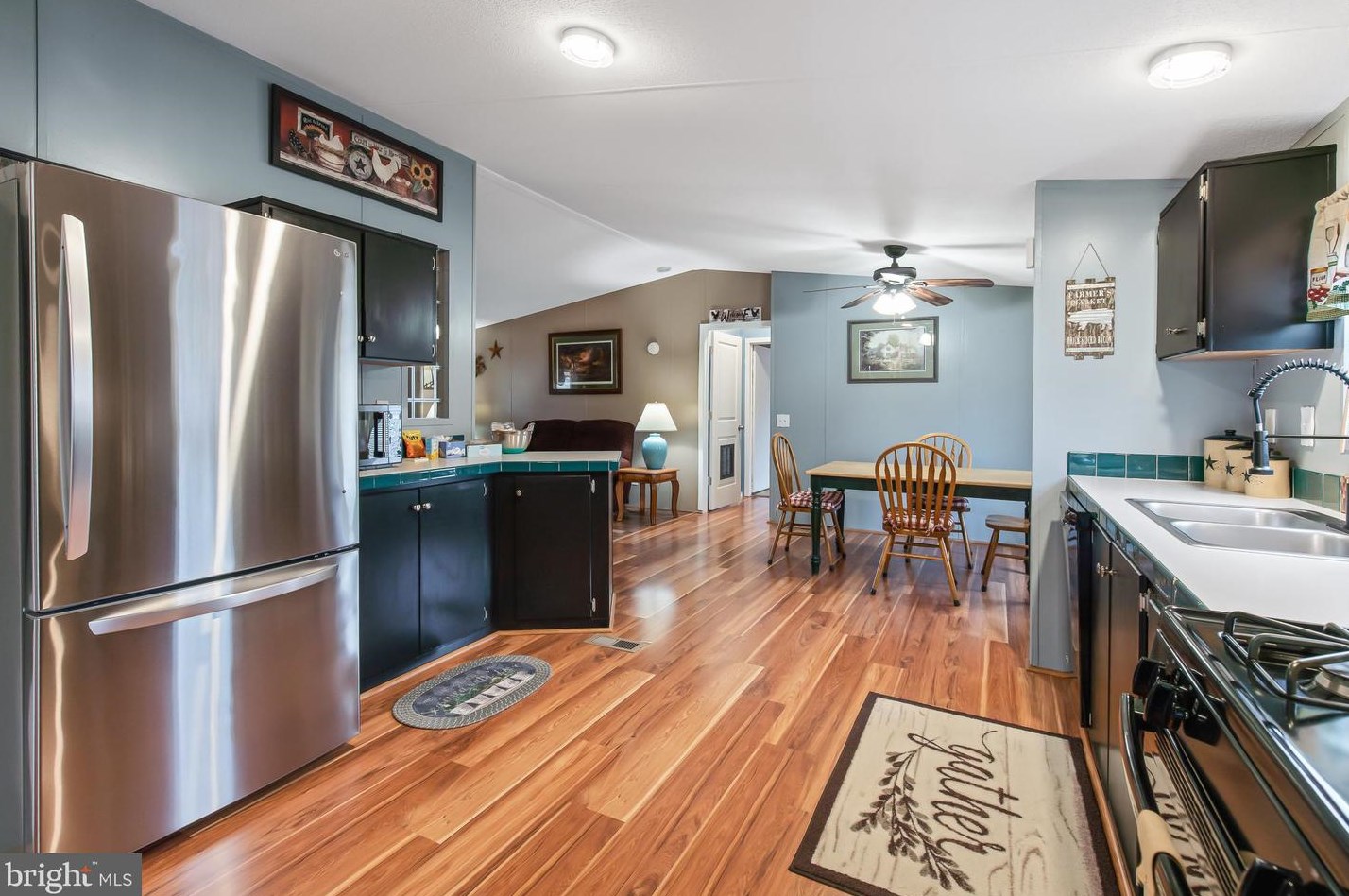 17 Cherry Ln, Carlisle PA 17015-7852 exterior