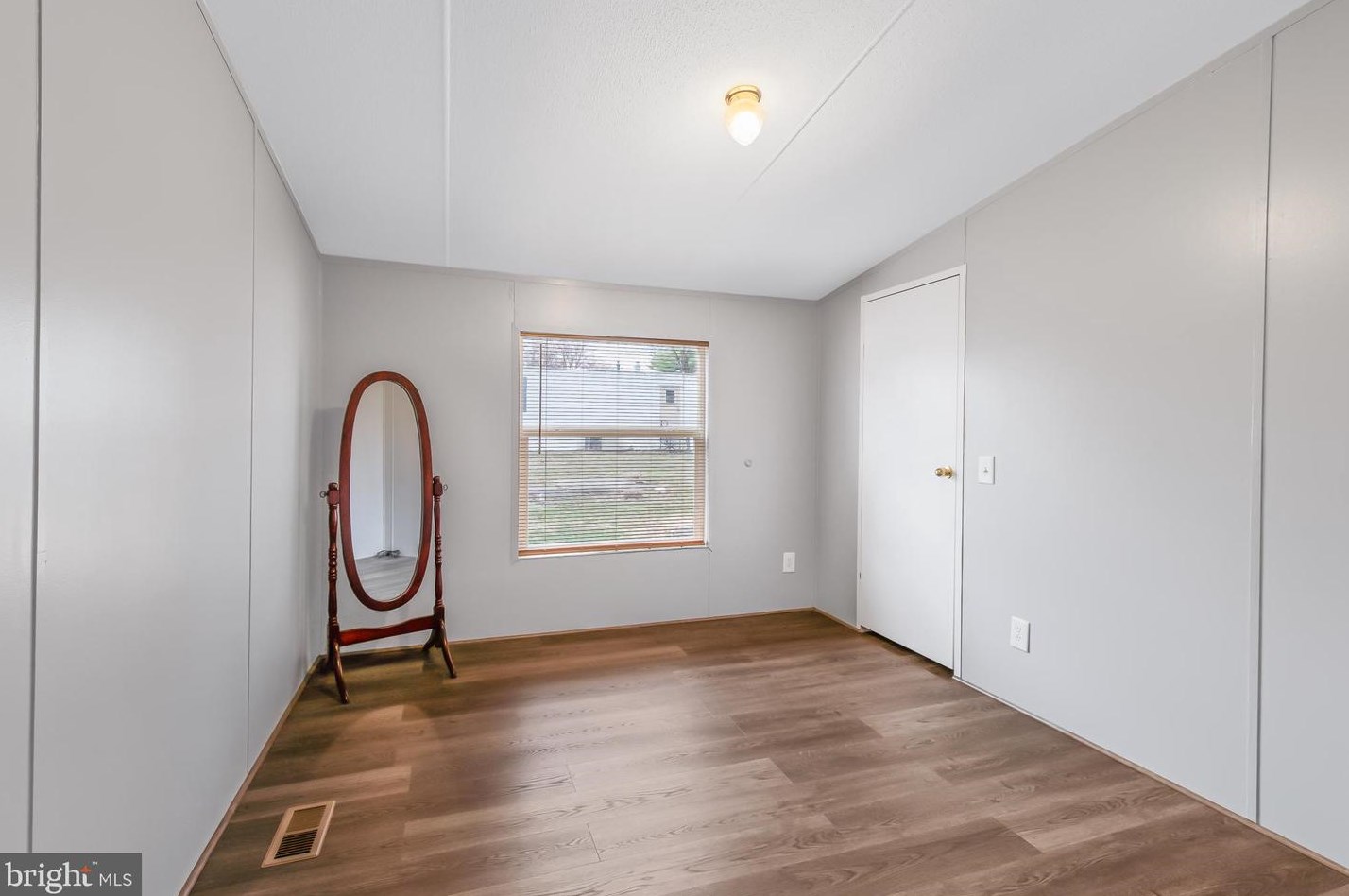 17 Cherry Ln, Carlisle PA 17015-7852 exterior