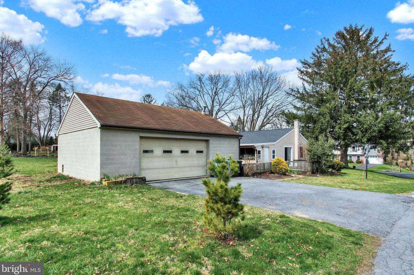 801 Grantham Rd, Grantham PA  17027-6600 exterior