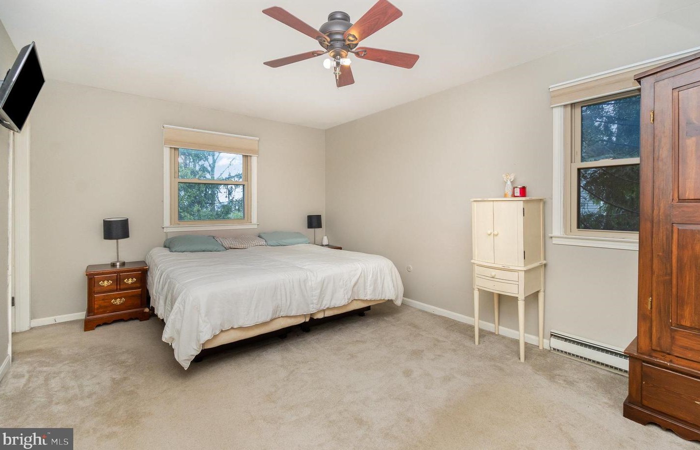 140 Hickory Rd, Carlisle PA  17015-9704 exterior