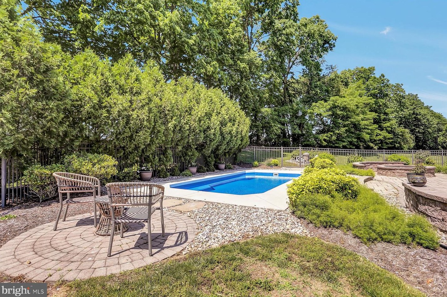 147 Warm Sunday Way, Navy Sup Dpt PA 17050-3802 exterior