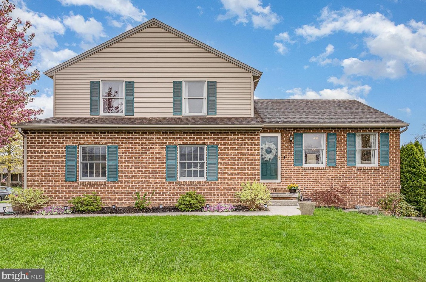 702 Shady Ln, West Enola PA  17025-2062 exterior