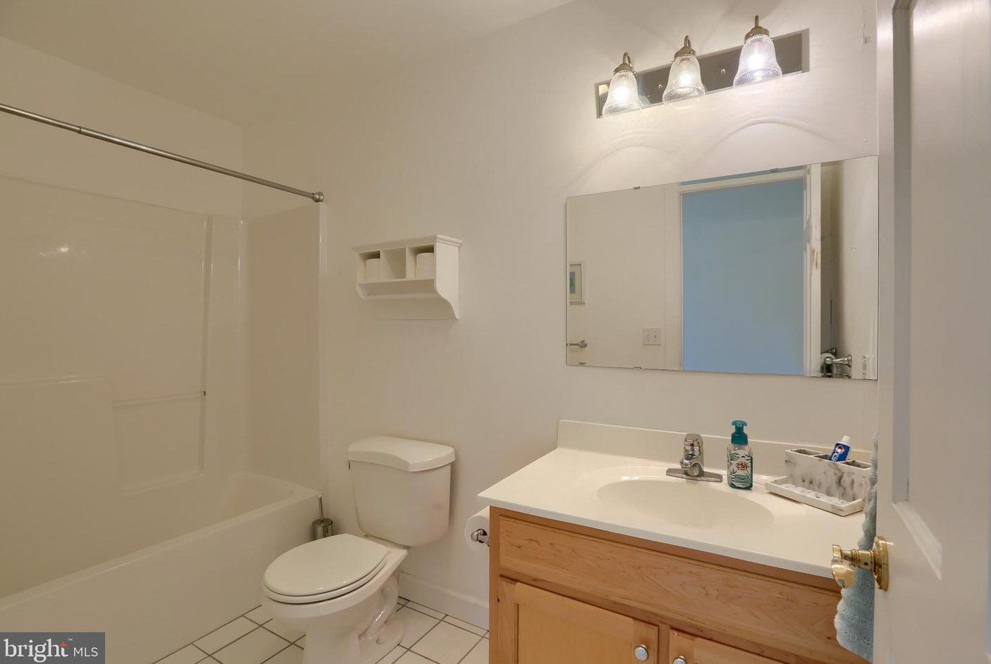 1207 Pheasant Dr, Carlisle PA 17013-1228 exterior