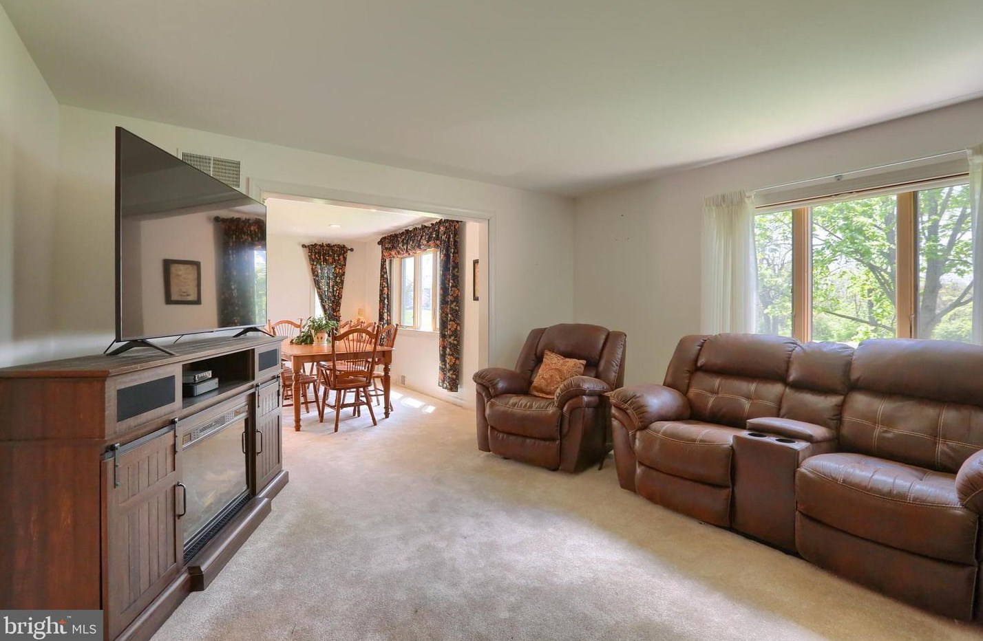 1207 Pheasant Dr, Carlisle PA 17013-1228 exterior