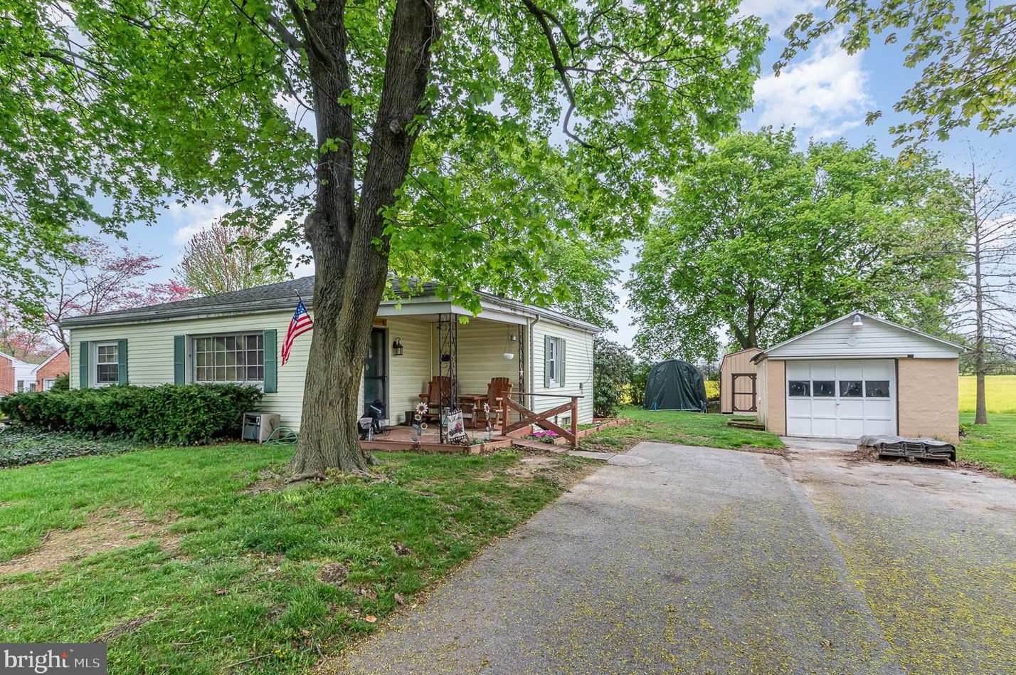 39 Maple Ave, Walnut Bottom PA  17266-9701 exterior