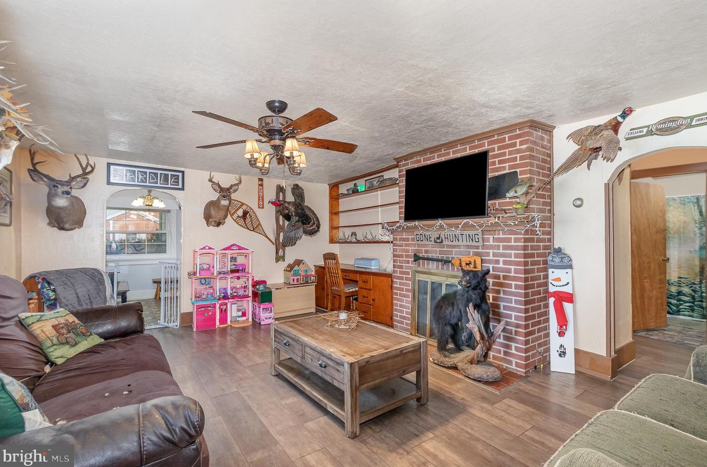 39 Maple Ave, Walnut Bottom PA  17266-9701 exterior