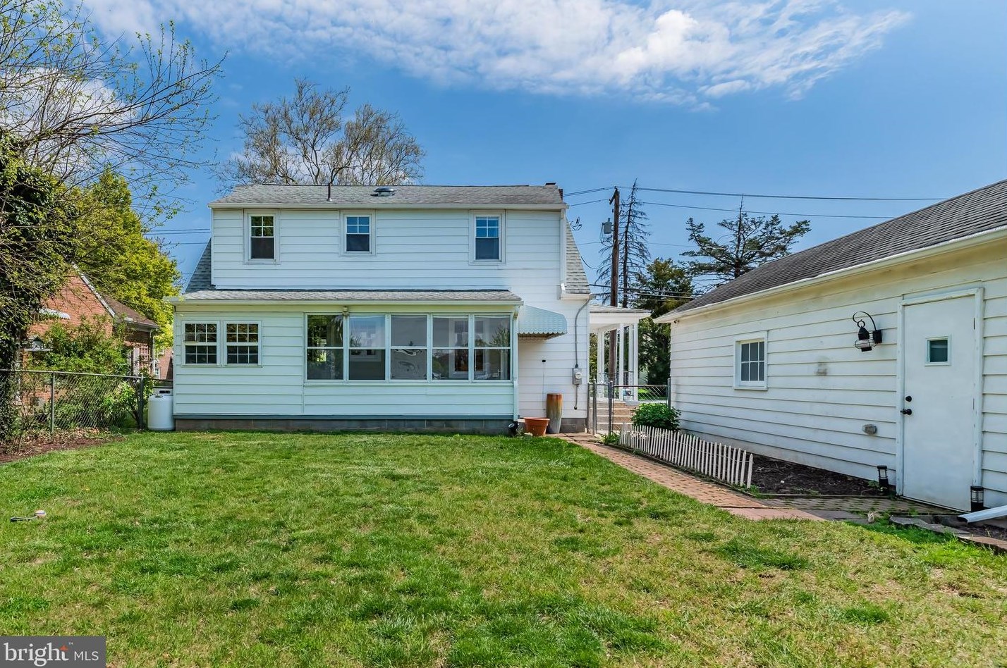 18 Meetinghouse Spg Rd, Carlisle PA  exterior