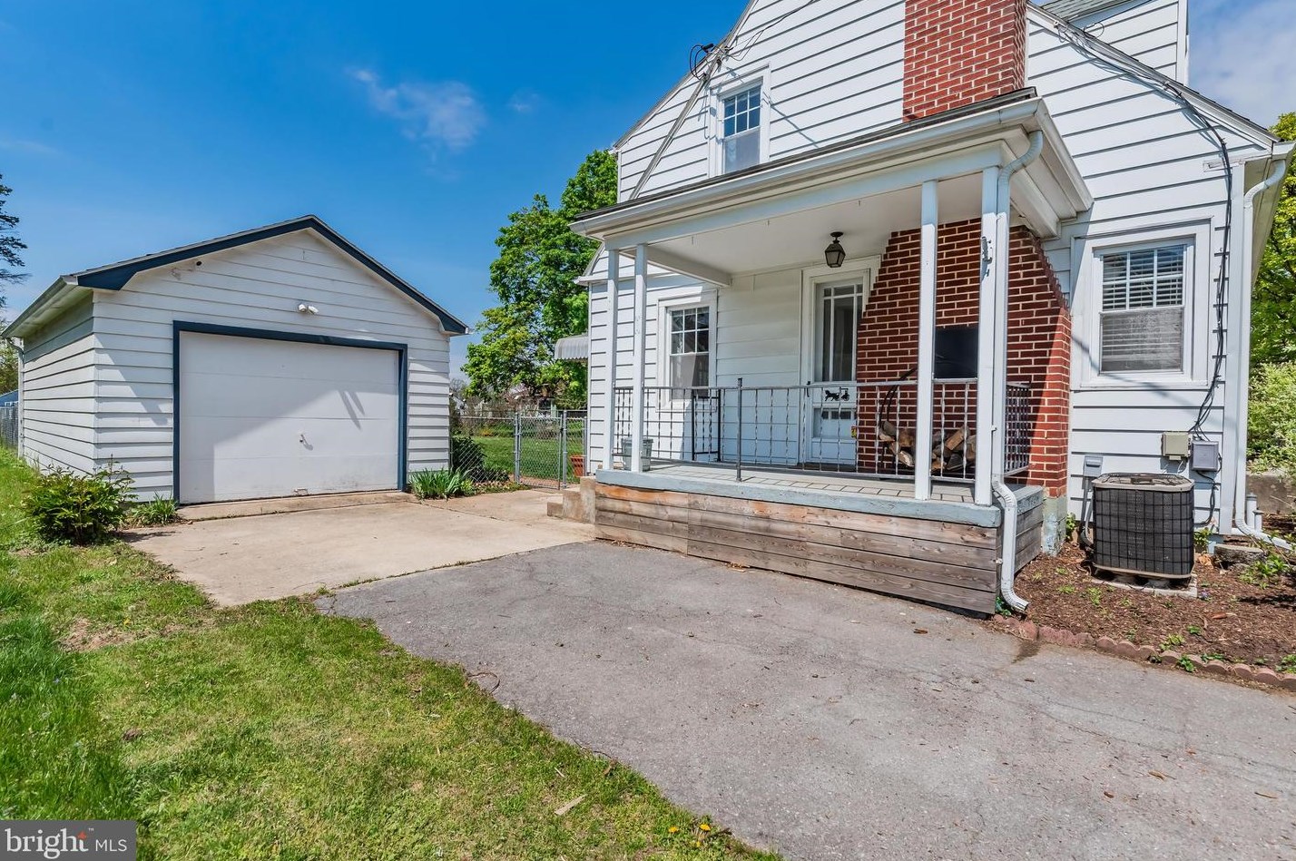 18 Meetinghouse Spg Rd, Carlisle PA  exterior