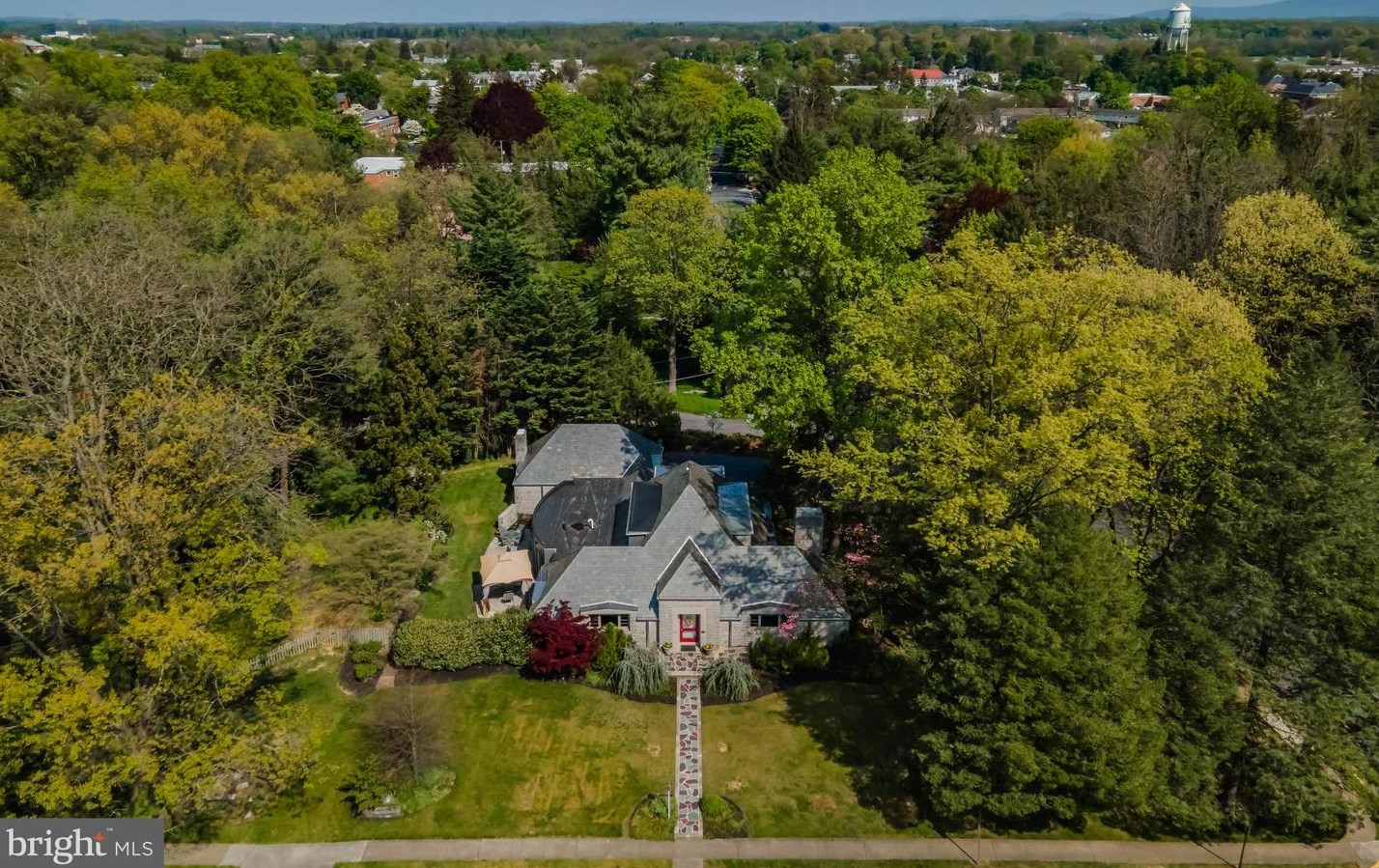 433 Mooreland Ave, Carlisle PA  17013-3727 exterior