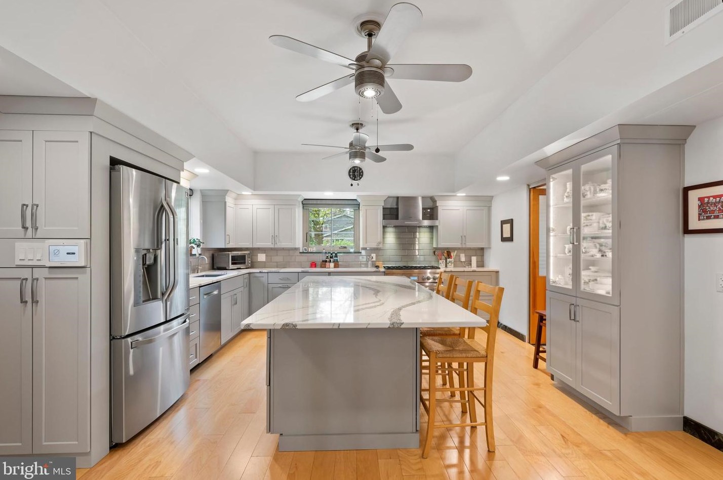 433 Mooreland Ave, Carlisle PA  17013-3727 exterior