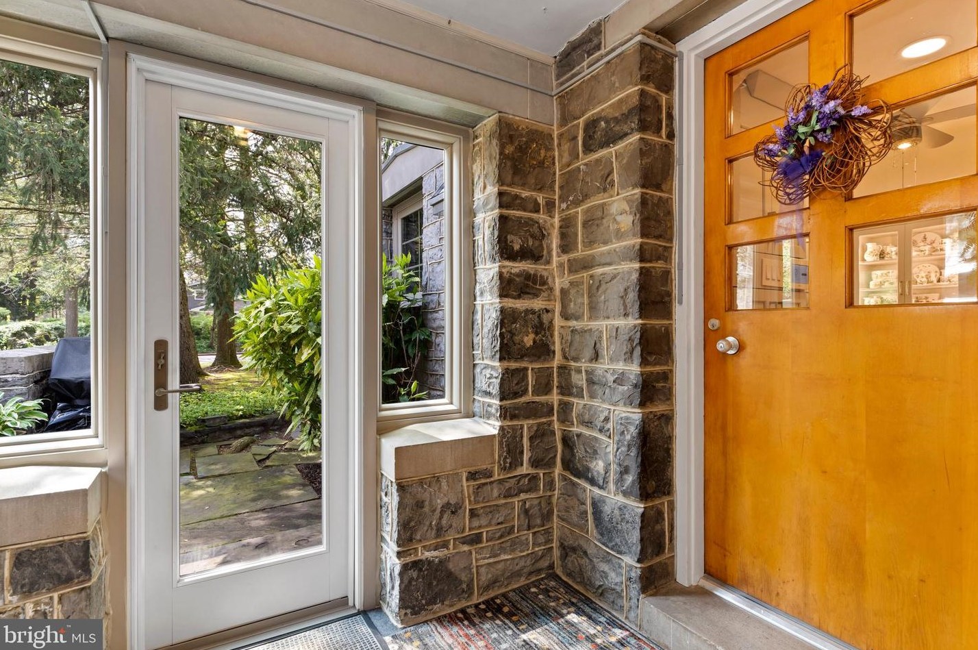 433 Mooreland Ave, Carlisle PA  17013-3727 exterior