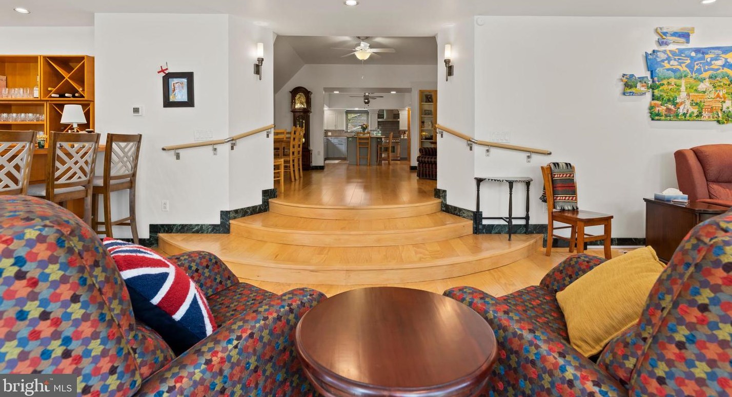 433 Mooreland Ave, Carlisle PA  17013-3727 exterior