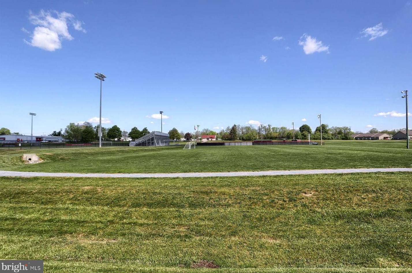 1333 Georgetown Cir, Carlisle PA  17013-3578 exterior