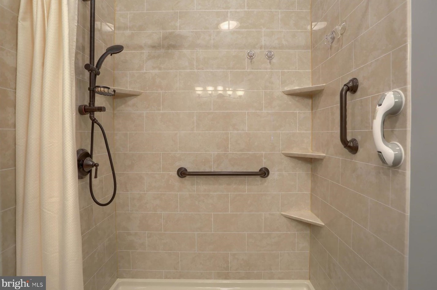 1333 Georgetown Cir, Carlisle PA  17013-3578 exterior