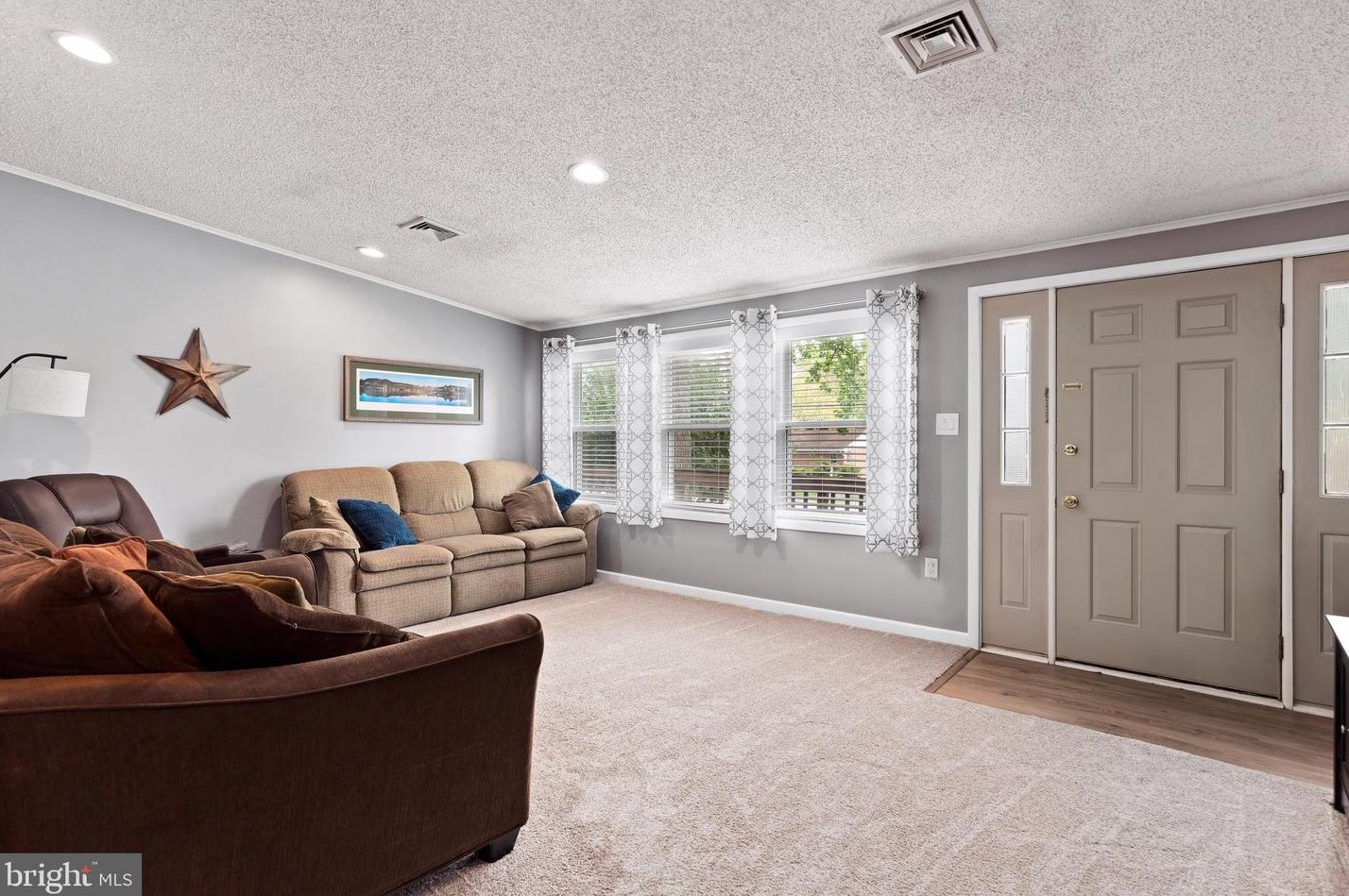 926 Gobin Dr, Carlisle PA 17013-1516 exterior