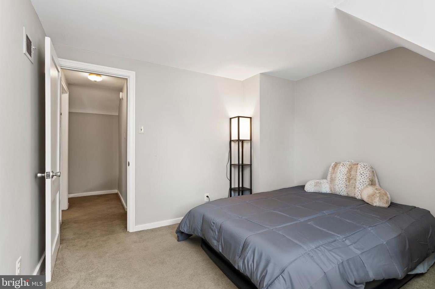 1902 Chatham Dr, Camp Hill PA  17011-5916 exterior