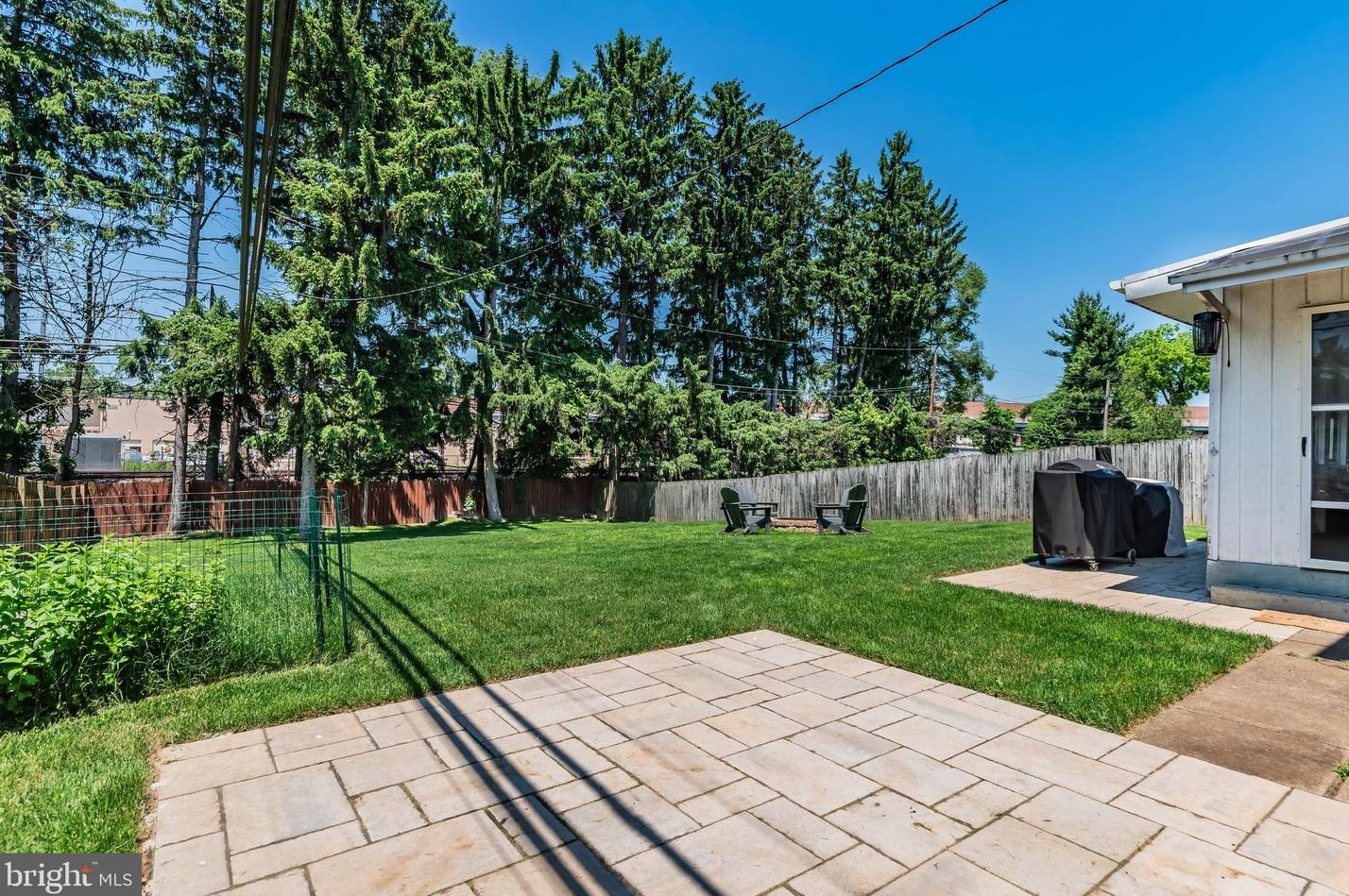 1902 Chatham Dr, Camp Hill PA  17011-5916 exterior