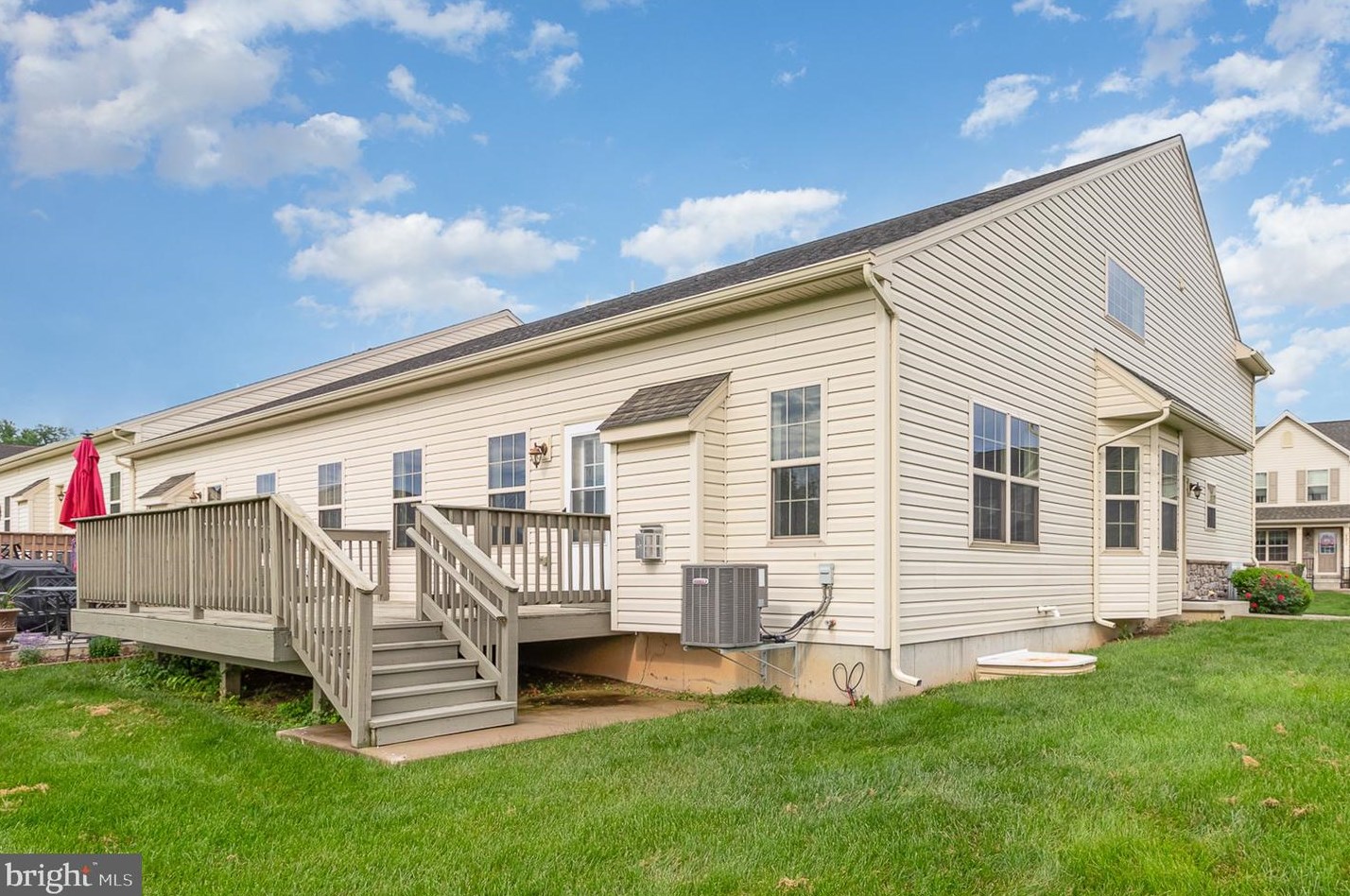 740 Westland Ct, Navy Sup Dpt PA  17055-8810 exterior