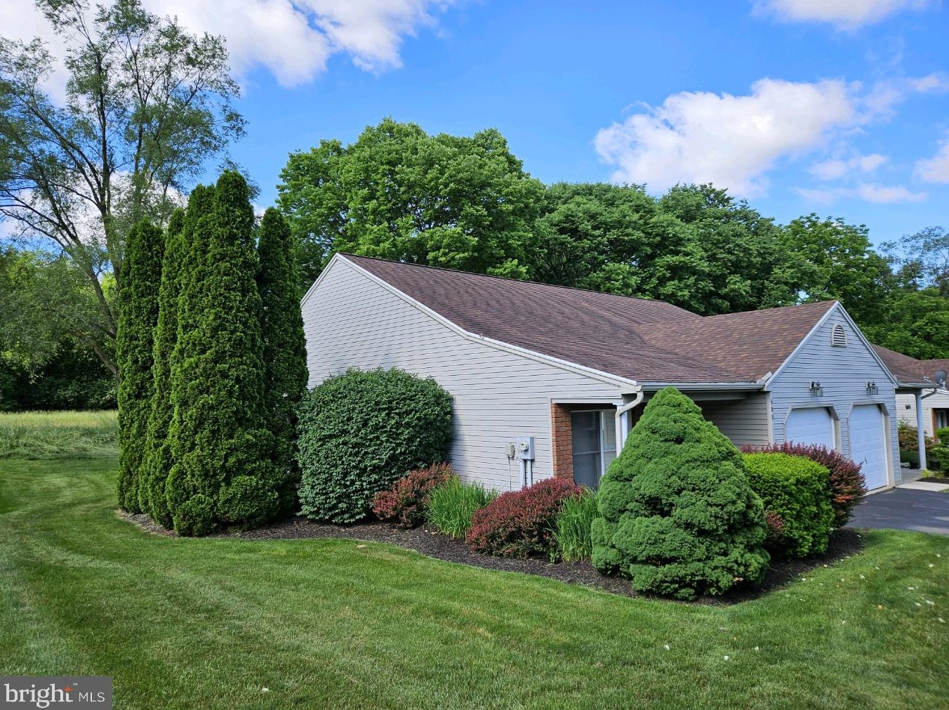 609 Ml Race Ct, Carlisle PA 17013-2531 exterior