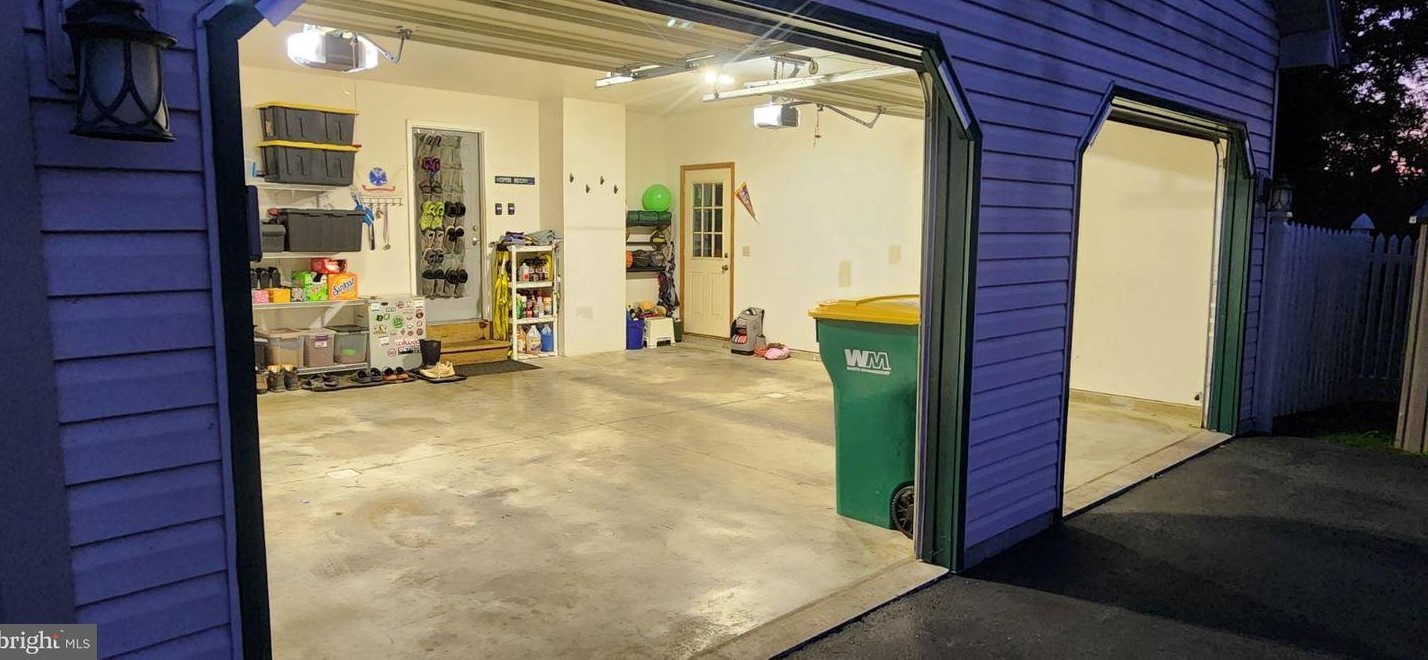 18 Arlington Dr, Carlisle PA 17015-3192 exterior