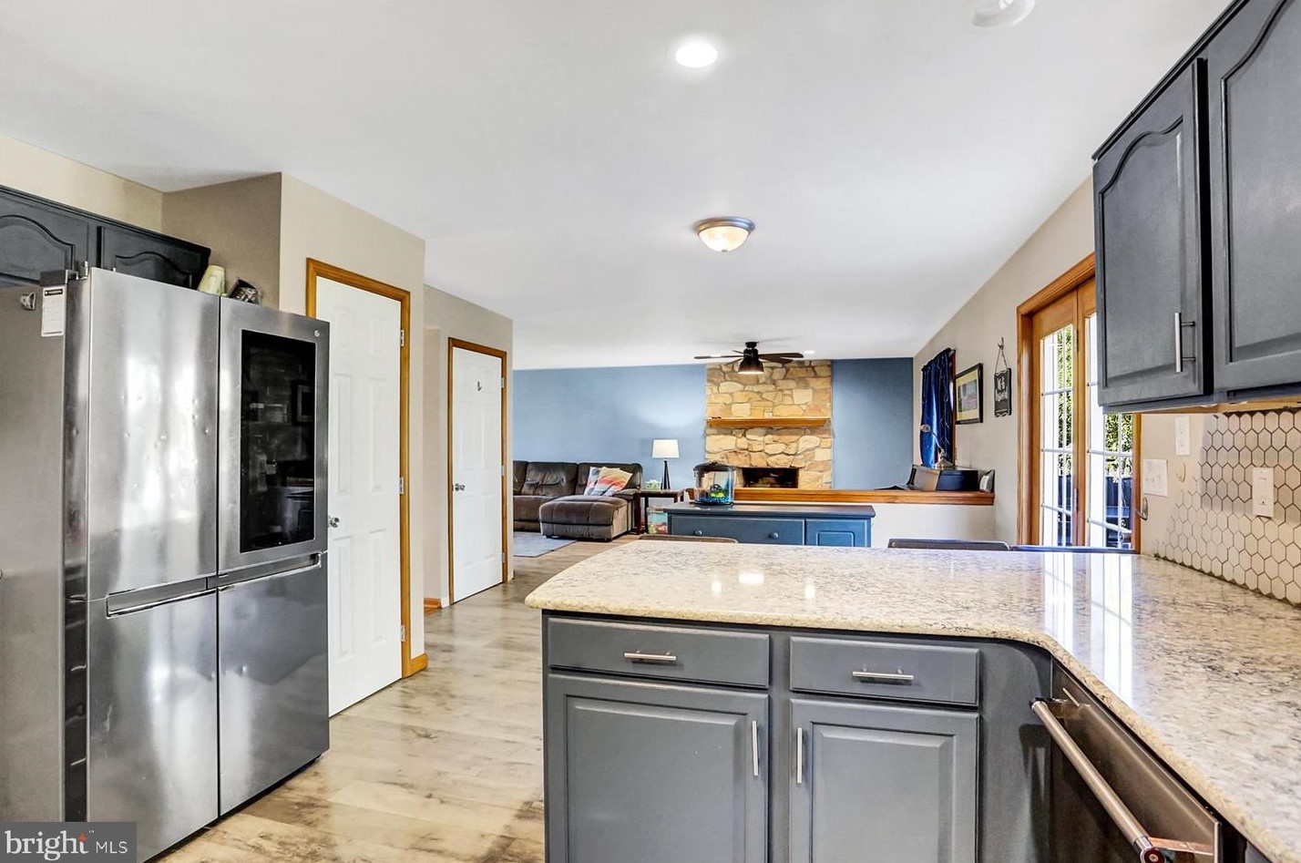 18 Arlington Dr, Carlisle PA 17015-3192 exterior