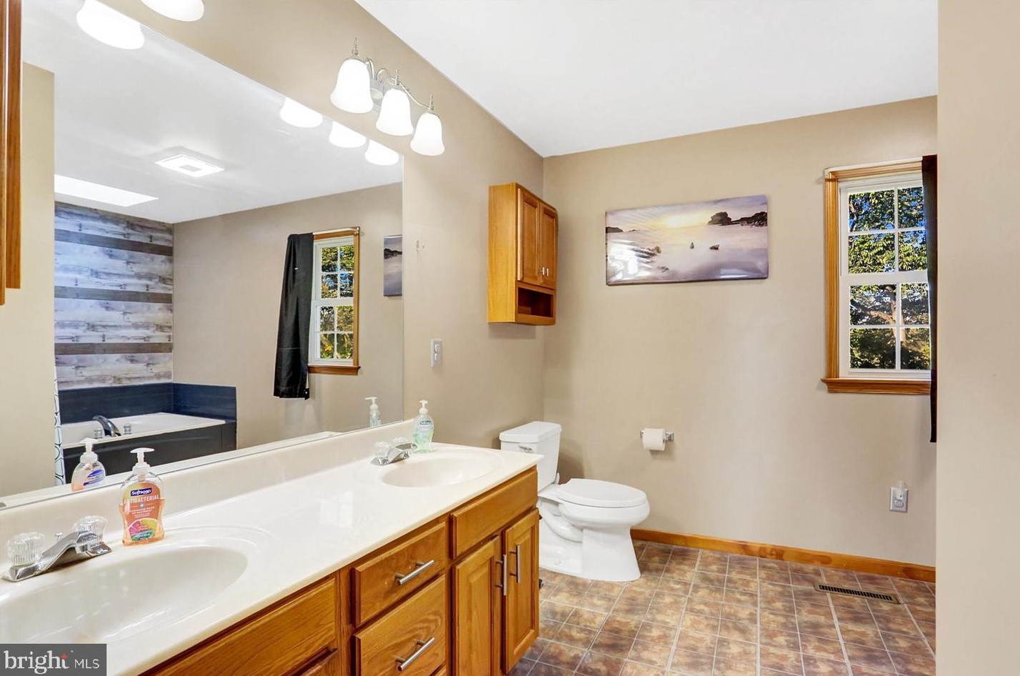 18 Arlington Dr, Carlisle PA 17015-3192 exterior