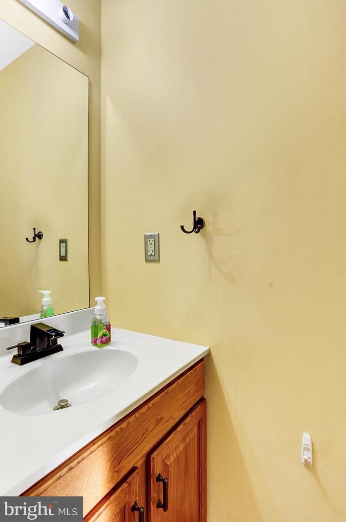 18 Arlington Dr, Carlisle PA 17015-3192 exterior