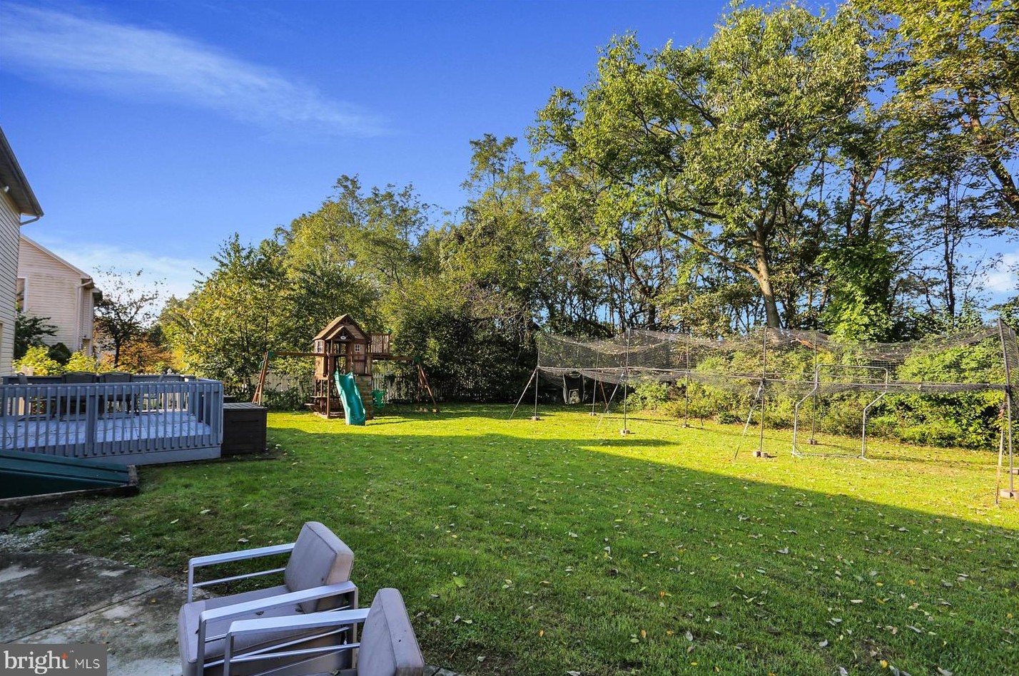 18 Arlington Dr, Carlisle PA 17015-3192 exterior