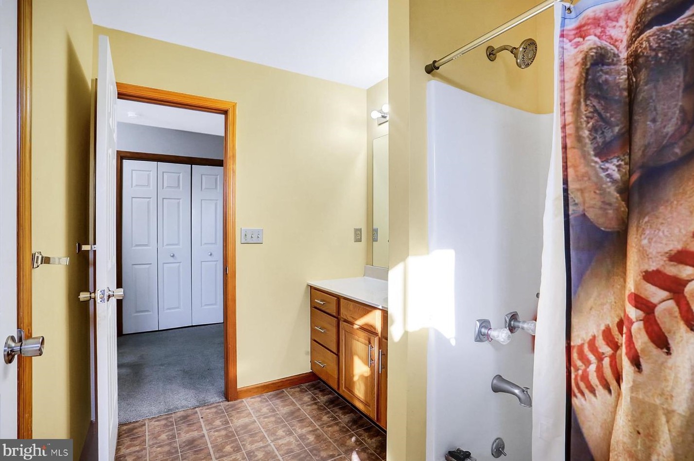 18 Arlington Dr, Carlisle PA 17015-3192 exterior