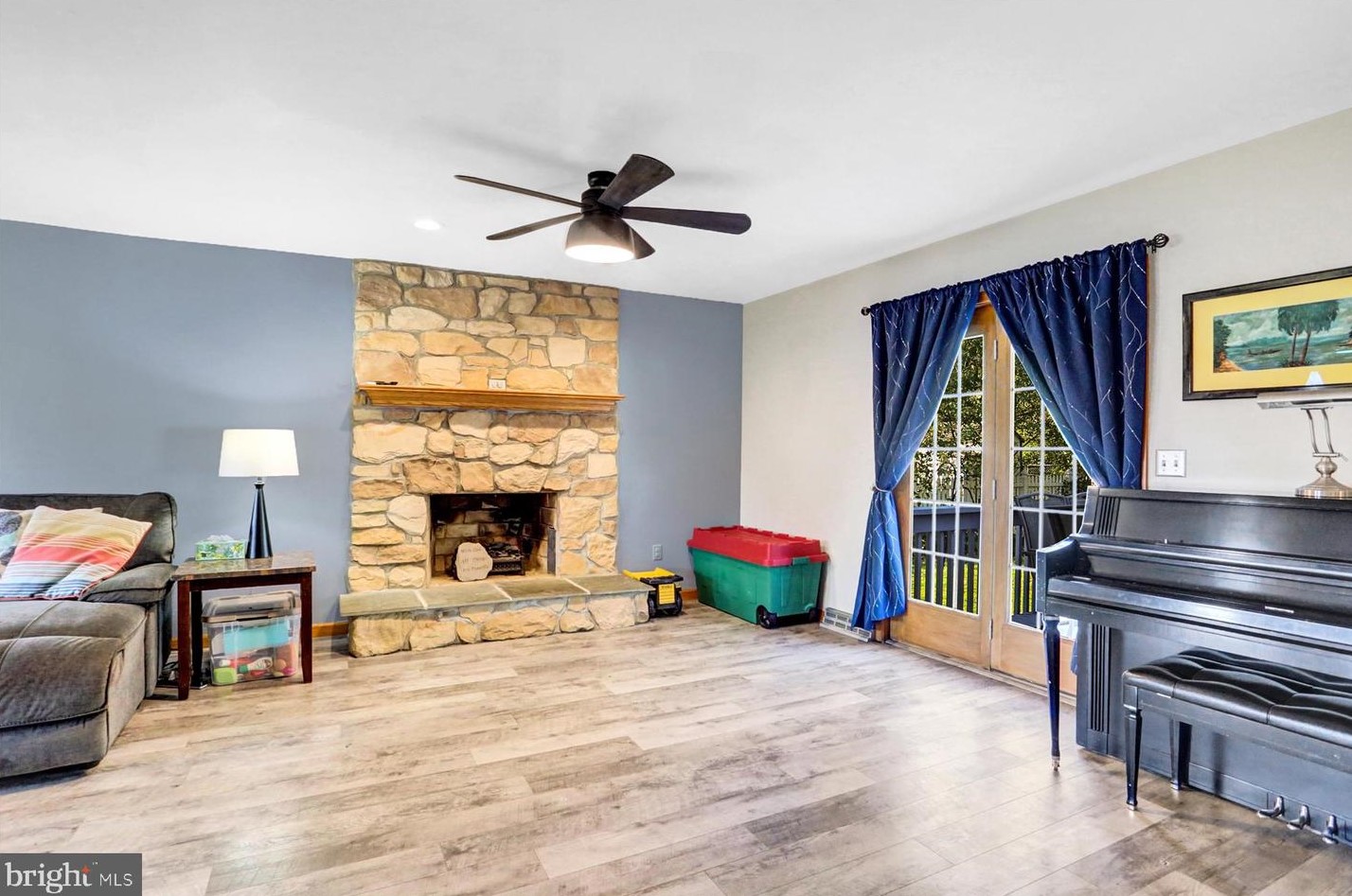 18 Arlington Dr, Carlisle PA 17015-3192 exterior