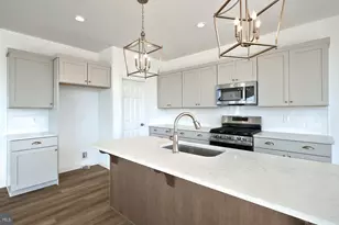 610 Estate Dr, Mechanicsburg, PA 17055 - Photo 13