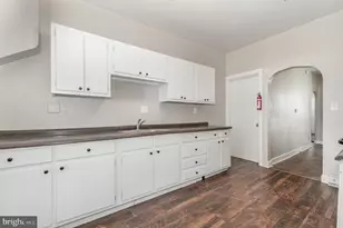 212 W Allen St, Mechanicsburg, PA 17055 - Photo 9