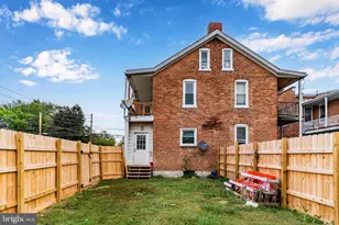 300 E North St, Carlisle, PA 17013 - Photo 23