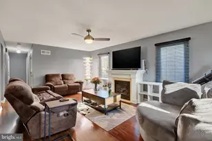 42 Honeysuckle Dr, Mechanicsburg, PA 17050 - Photo 3