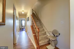 1402 Red Maple Ct, New Cumberland, PA 17070 - Photo 7