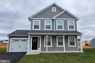 233 Woodridge Dr, Shippensburg, PA 17257 - Photo 1