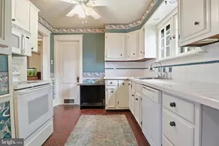 205 W Maplewood Ave, Mechanicsburg, PA 17055 - Photo 11