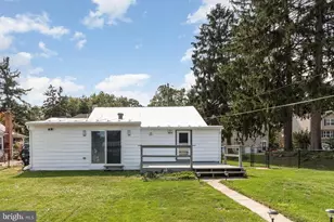 7 Orange St, Mount Holly Springs, PA 17065 - Photo 3