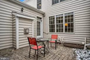 6 Jamestown Square, Mechanicsburg, PA 17050 - Photo 9