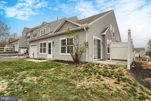 87 Courtyard Dr, Carlisle, PA 17013 - Photo 3