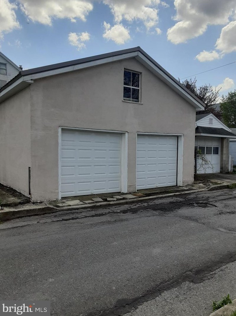68 Fell St, Summit Hill PA  18250-1203 exterior