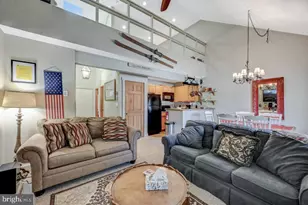 390 Snow Ridge Cir, Lake Harmony, PA 18624 - Photo 3