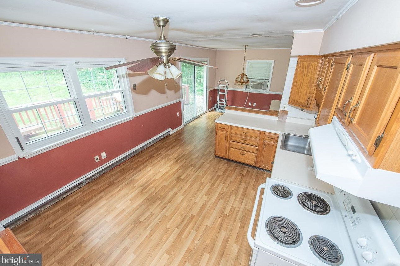 3312 Summit Ave, Downingtown PA  19335-2092 exterior